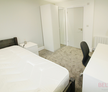 1 bedroom in a flat share to rent - Photo 3