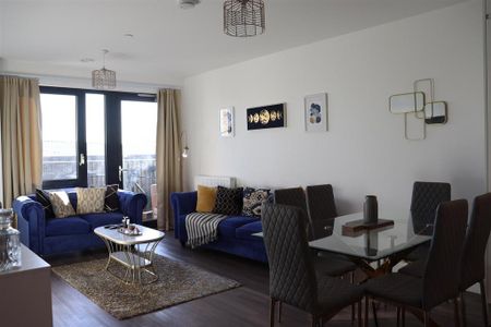 3 bedroom apartment to rent - Photo 3