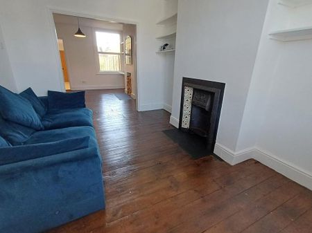 3 bedroom terraced house to rent - Photo 3