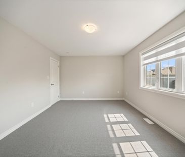 For Lease - 216 Cubitt Street, Clearview, Ontario - Photo 4