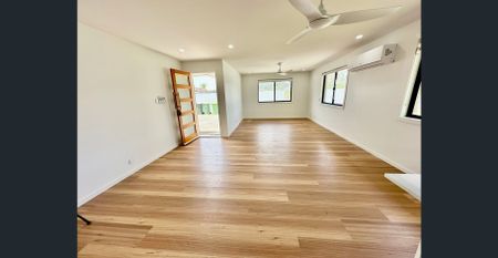 SECURE FAMILY FRIENDLY HOUSE IN PRIME LOCATION - Photo 2