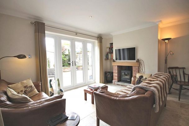 4 bedroom semi-detached house to rent - Photo 1