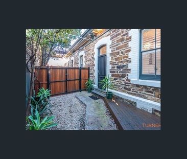 Charming 3-bedroom house in Mithcham Village - Photo 3