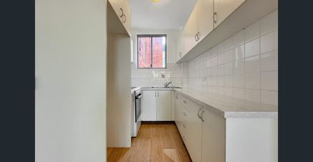 Spacious 3-Bedroom Unit in the Heart of Meadowbank - Photo 5