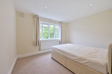4 bedroom flat to rent - Photo 3