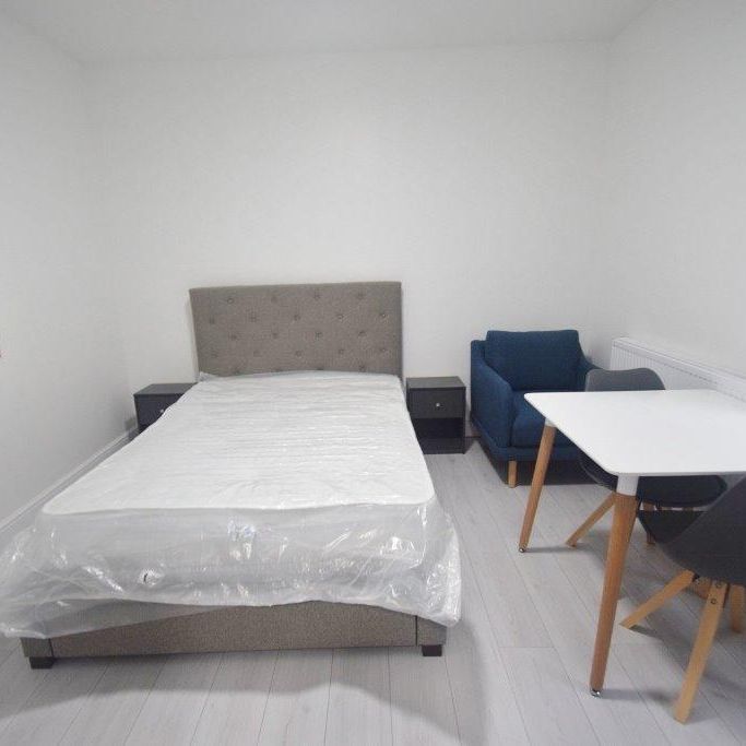 Studio to rent - Photo 1