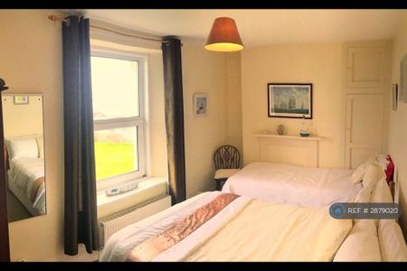 3 bedroom terraced house to rent - Photo 4