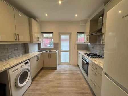 4 bedroom terraced house to rent - Photo 4