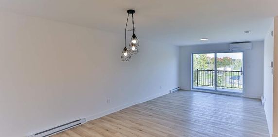 APPARTEMENT 4½ À ST-CHARLES-BORROMÉE - OCTOBRE - Photo 2