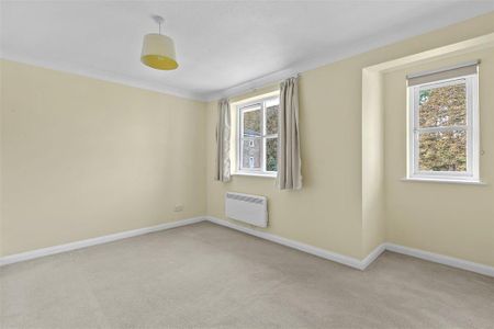 Queen Alexandra Road, High Wycombe - Photo 3