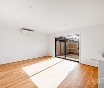 Low maintenance Townhouse - Photo 1