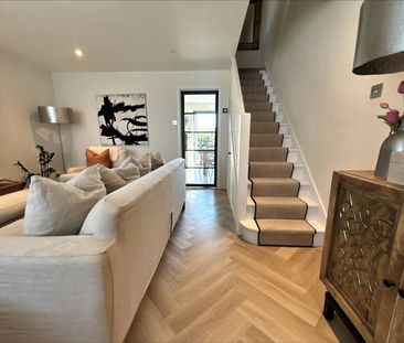 House - Semi-Detached For Rent Walnut Tree Close, Hayling Island - Photo 2