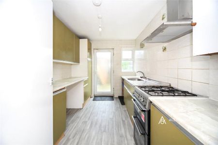 3 bedroom terraced house to rent - Photo 3