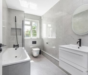 3 bedroom flat to rent - Photo 1