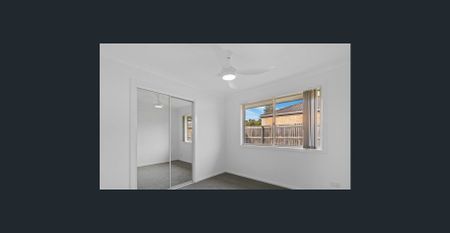 Spacious Four-Bedroom Home Opposite a Leafy Nature Reserve - Photo 4