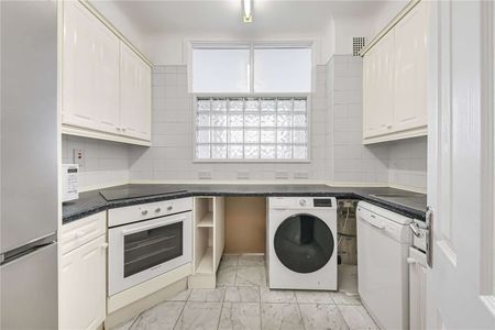Two bedroom apartment set within a portered block in St. John's Wood - Photo 2