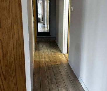 904-9521 Cardston Court, Burnaby - Photo 2