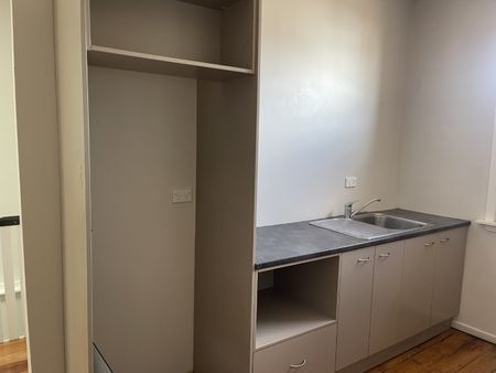 Jackson Street Apartment - Photo 3