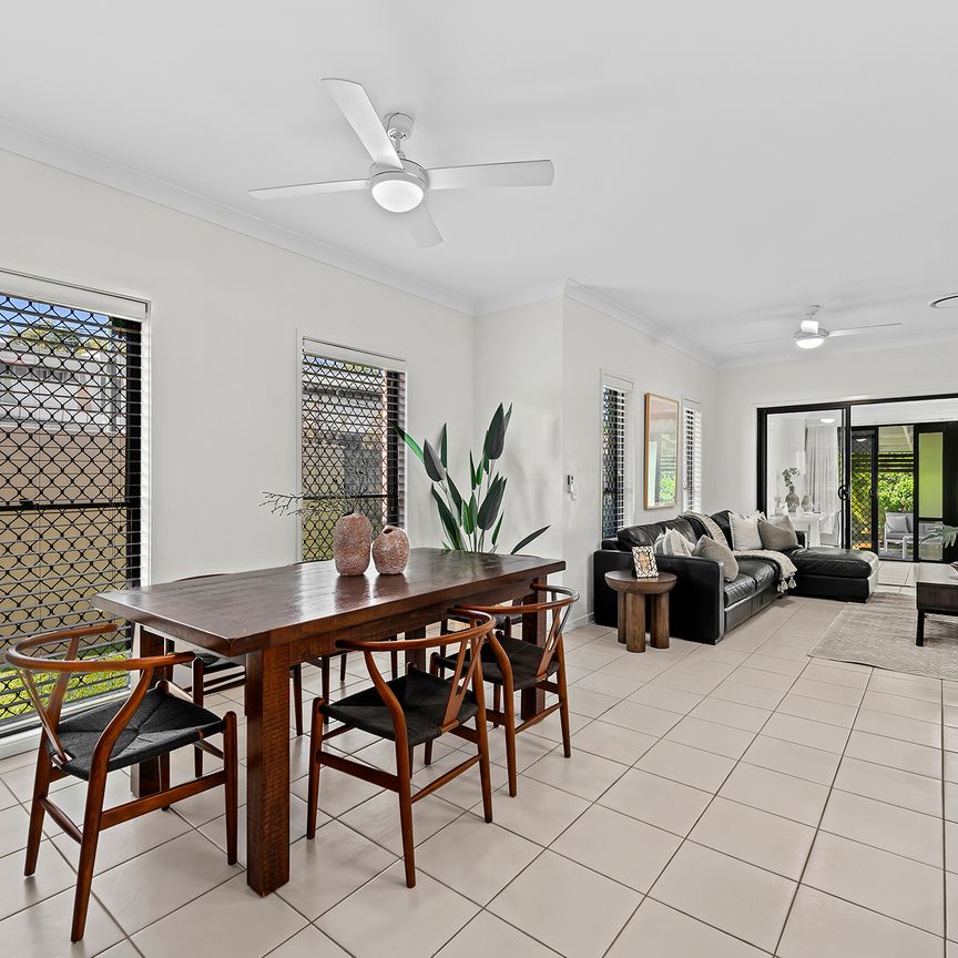 Stylish, Spacious and Perfectly Positioned in Coorparoo - Photo 1