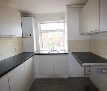3 bedroom flat to rent - Photo 6