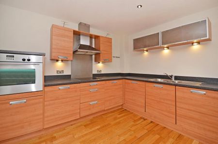 2 bedroom flat to rent - Photo 4