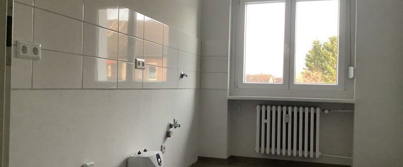 Auf gute Nachbarschaft! 3-Zimmer-Wohnung in Stadtlage und mit Balkon - Photo 1