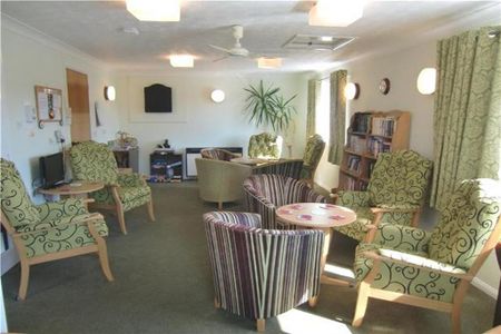 1 bedroom retirement property to rent - Photo 4