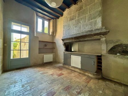 Location Appartement 3 pièces 89m² BARBENTANE 13570 - Photo 4