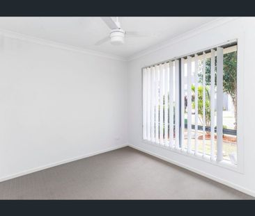 Spacious Family Living in a Quiet, Premium Pocket - Photo 3