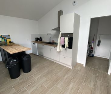 Location Appartement 4 pièces 88m² ARVEYRES 33500 - Photo 1