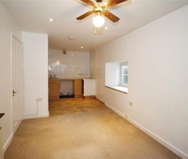 2 bedroom end of terrace house to rent - Photo 6