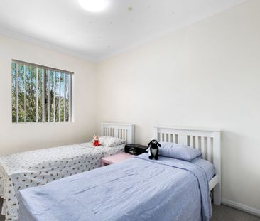 Spacious Townhouse in Central Location - Photo 1