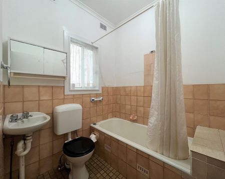 Cosy two bedroom home - Photo 5