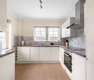 Heathlands Close, Sunbury-on-Thames, Surrey, TW16 6QD - Photo 4