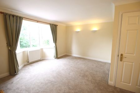 4 bedroom House to rent - Photo 3