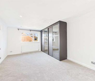 Pendragon Way, Camberley, Surrey, GU15 - Photo 4