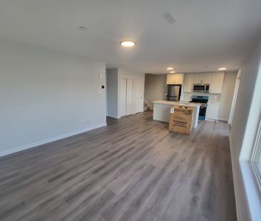 For Lease - 801 Glenroy Gilbert Drive Unit# 22, Barrhaven, Ontario - Photo 4