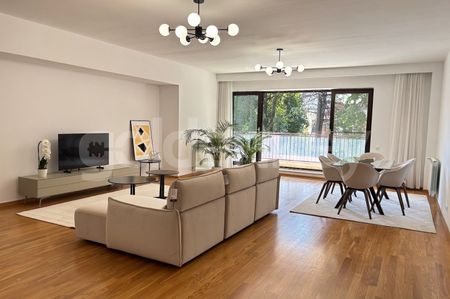 Apartament generos cu 4 camere | vedere libera | 2 garaje | ID:342279 - Fotografie 5