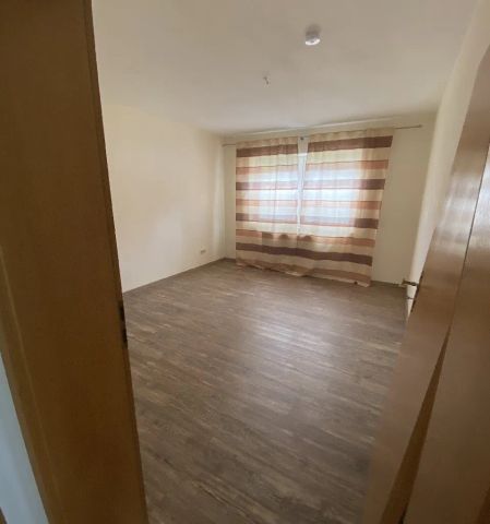 Günstige 2-Zimmer-Wohnung mit Einbauküche - Photo 3