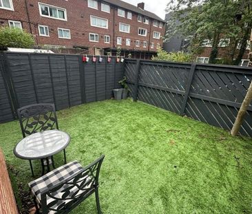 Studio Flat, Oxford Road, E15 - Photo 1