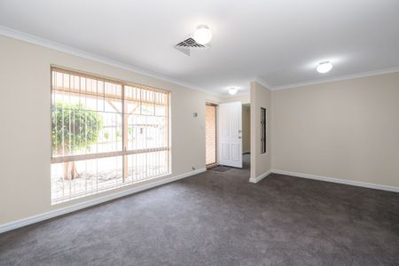 24 Goroka Grove, Ballajura - Photo 2
