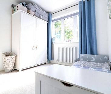 4 bedroom detached house to rent - Photo 2