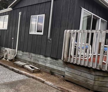 Raumati Beach Retreat - Photo 5