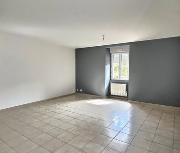 Location Guipry - Photo 1
