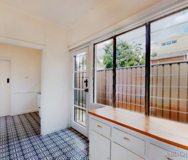 3 Bed, 1 Bath - Photo 3