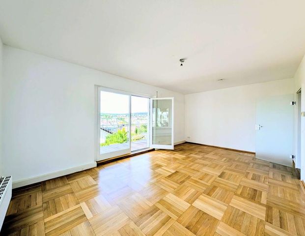 Traumhafte Aussicht inklusive – Großzügige Wohnung mit Balkon, Terrasse und Doppelgarage - Photo 1