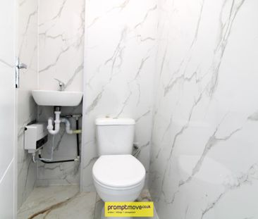 Semi detached house to rent - Photo 1