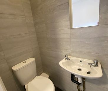 Room in a Shared House, Ampthill Road, L17 - Photo 5