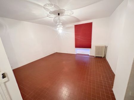 Location Appartement 4 pièces 145m² PERPIGNAN 66000 - Photo 4