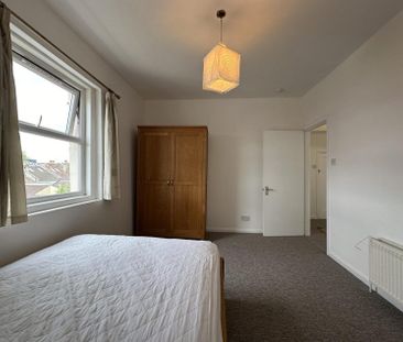 1 Bed Flat - Photo 2